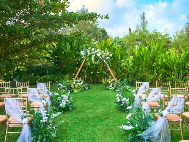 An Elegant Outdoor Ceremony